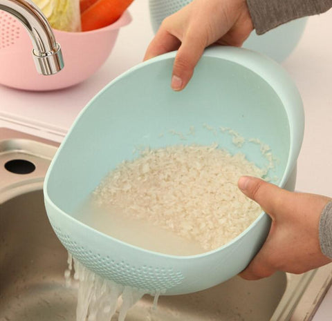Multi-Functional Bowl with Integrated Colander
